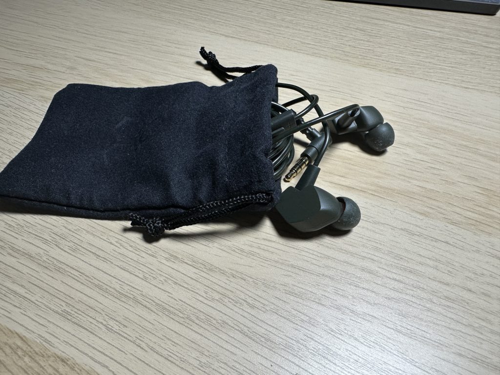 Final VR2000 – idealne słuchawki dla mobilnych graczy