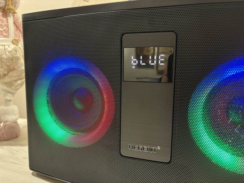 Stacjonarny głośnik Power Audio w drewnianej obudowie