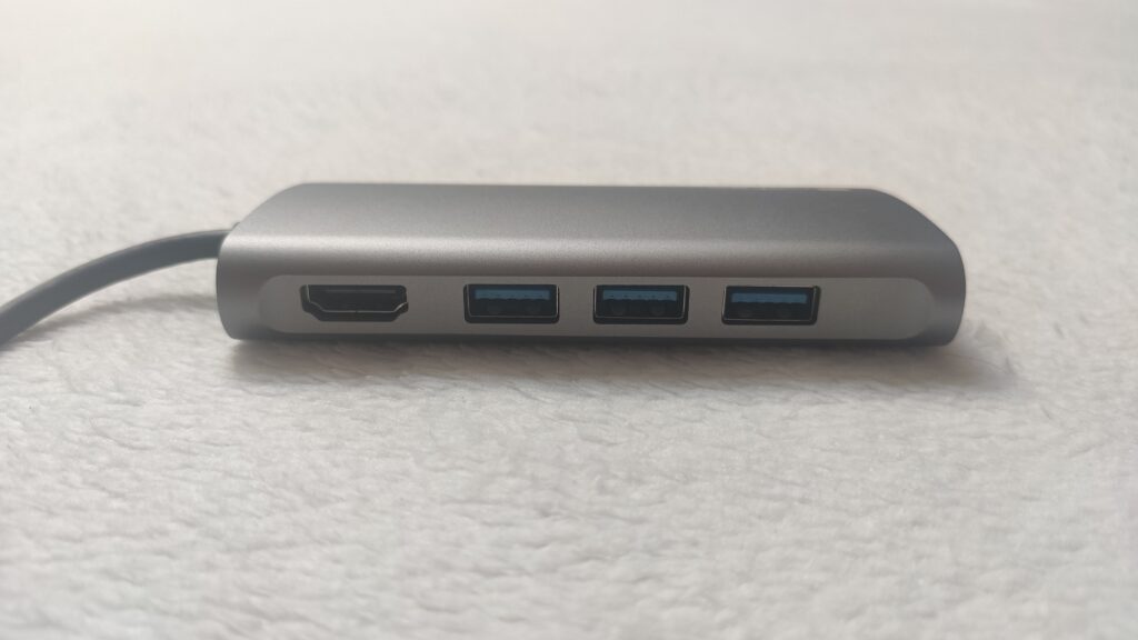 porty USB i HDMI