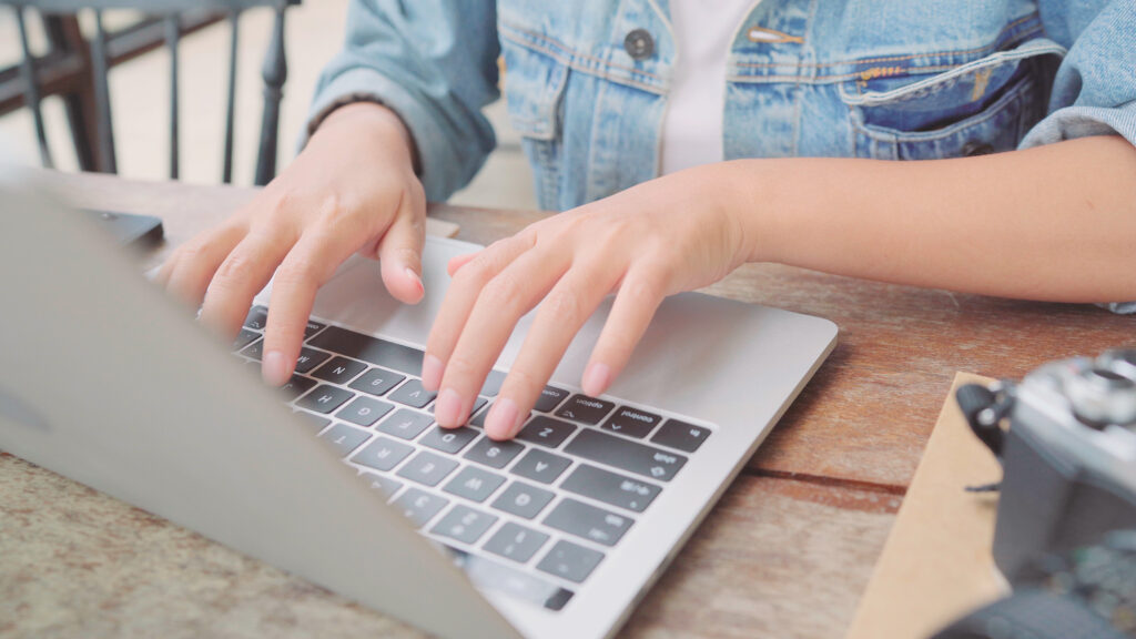 Dlaczego poleasingowe laptopy są doskonałym wyborem dla profesjonalistów?