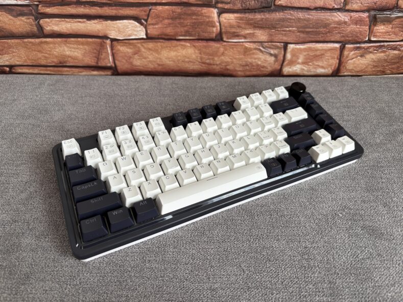 Redragon Ucal Pro – mini klawiatura z pokrętłem głośności!