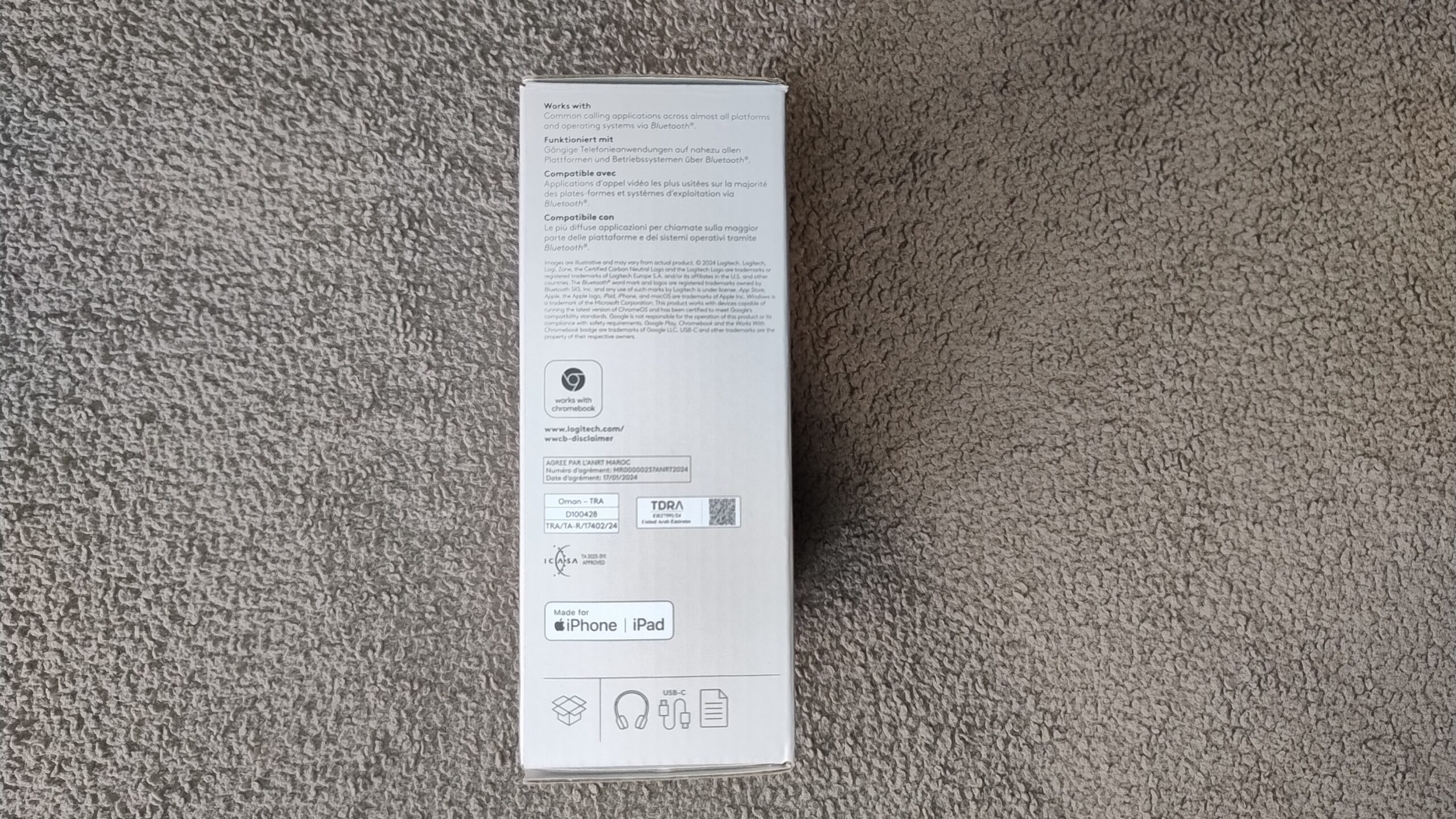 Pudełko od Logitech Zone 300