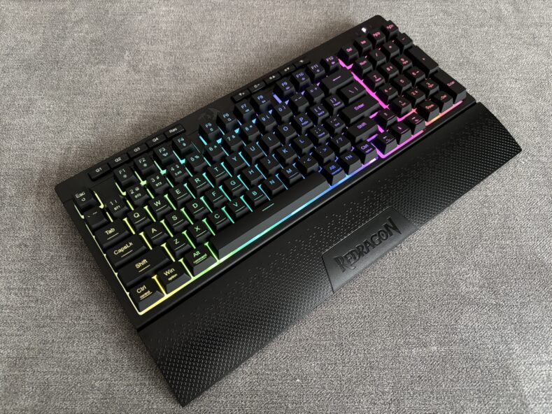 Redragon Shiva Pro 98 czyli z podświetleniem i z podpórką