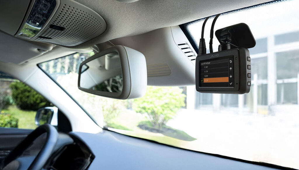 Mio MiVue 803W Pro – kamera z wbudowanym zasilaczem trybu parkingowego