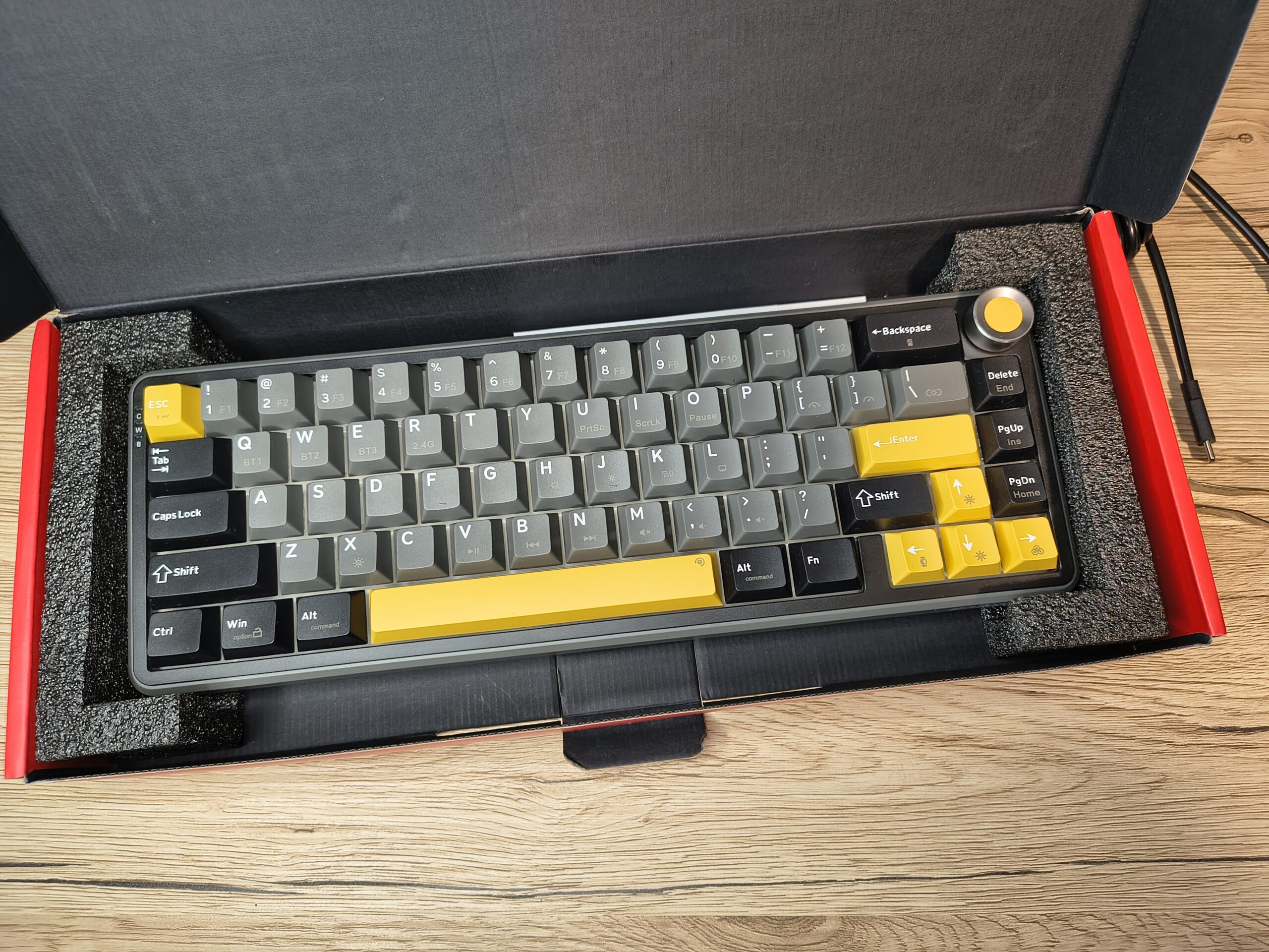 Pudełko od Marvo TITAN 65