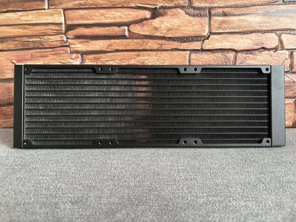 Recenzja COUGAR Poseidon Elite ARGB 360 48 IMG 2998