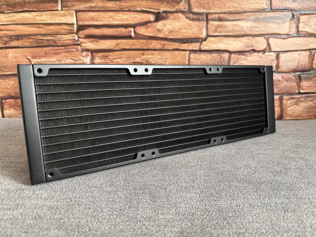 Recenzja COUGAR Poseidon Elite ARGB 360 50 IMG 3003