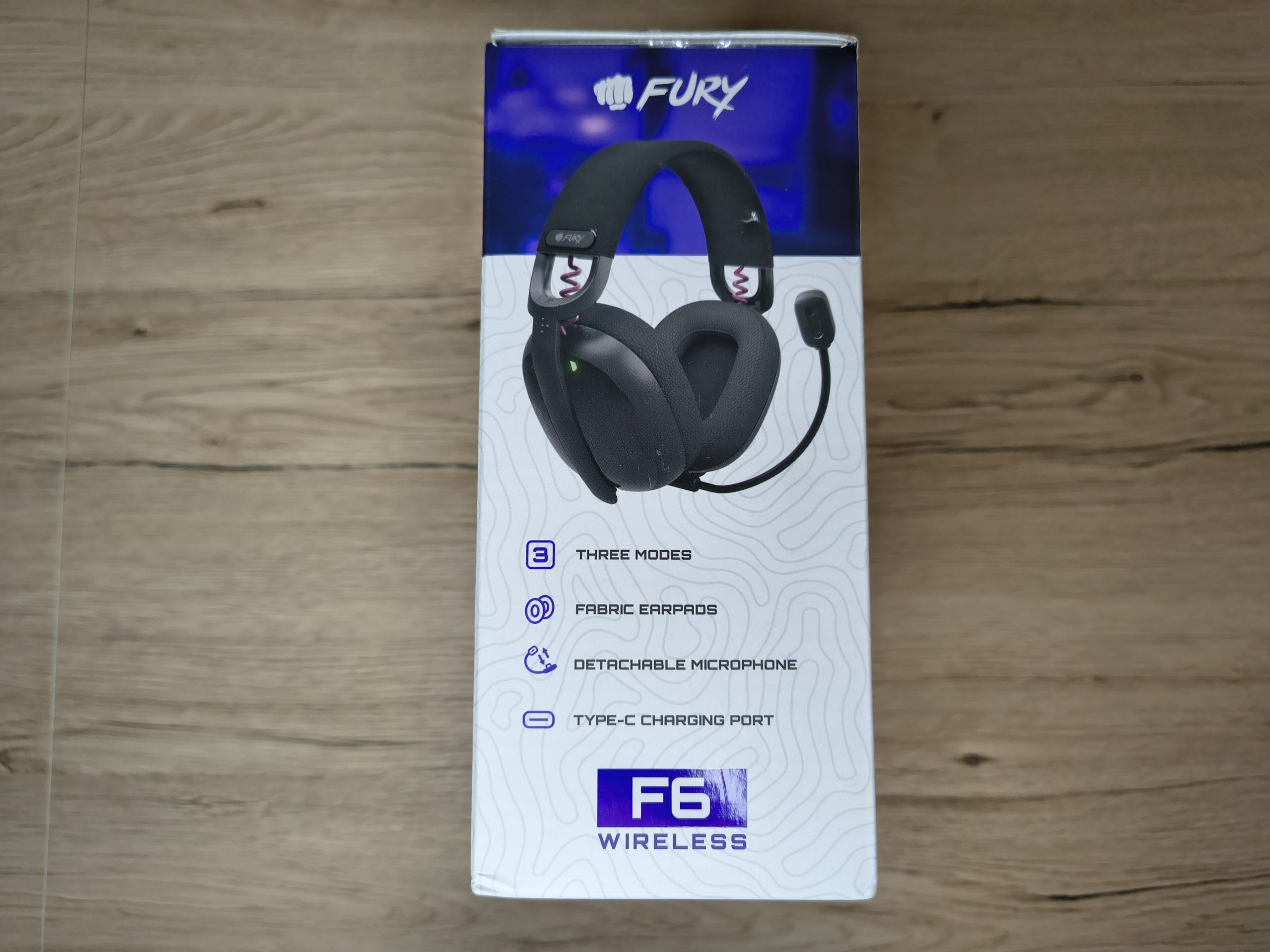 Test FURY Fukiya F6 Tanie, lekkie i bezprzewodowe słuchawki dla graczy? 22 Pudełko od FURY Fukiya F6