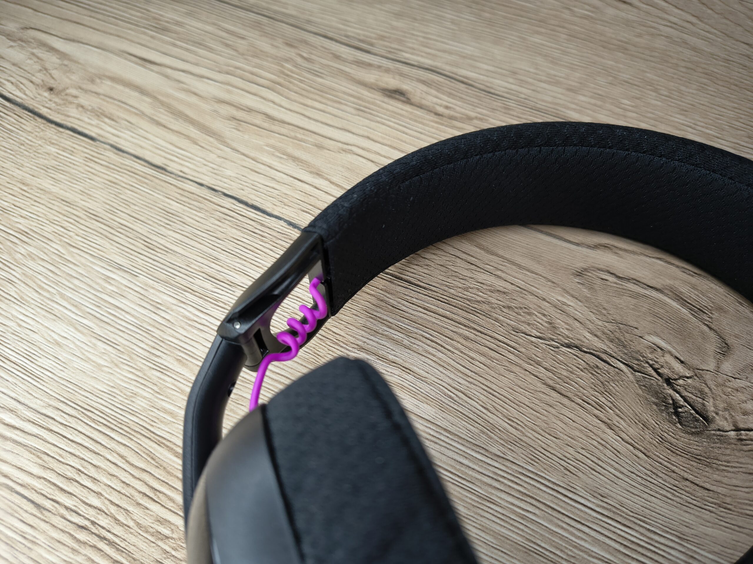 Test FURY Fukiya F6 Tanie, lekkie i bezprzewodowe słuchawki dla graczy? 32 Słuchawki FURY Fukiya F6