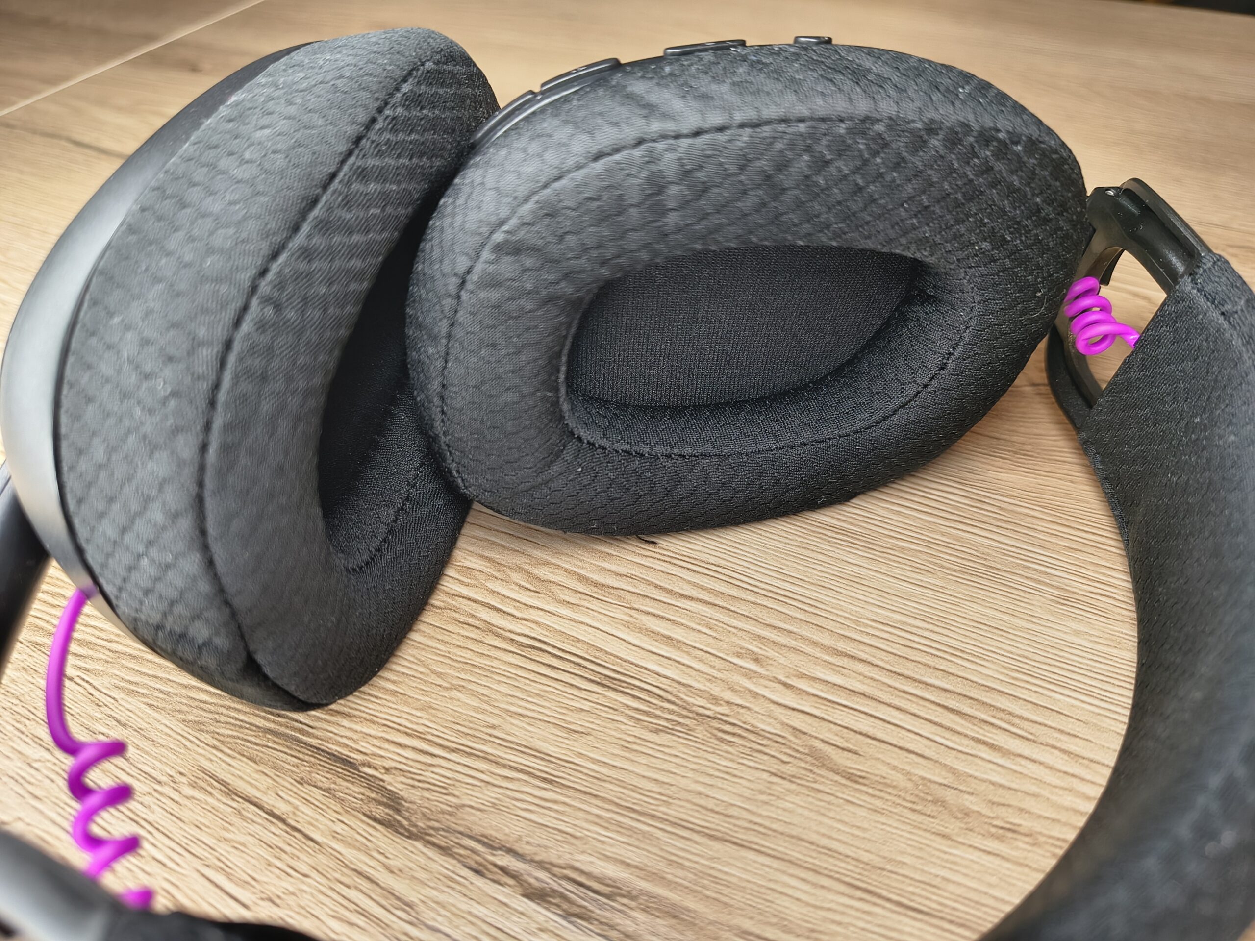 Test FURY Fukiya F6 Tanie, lekkie i bezprzewodowe słuchawki dla graczy? 44 Słuchawki FURY Fukiya F6