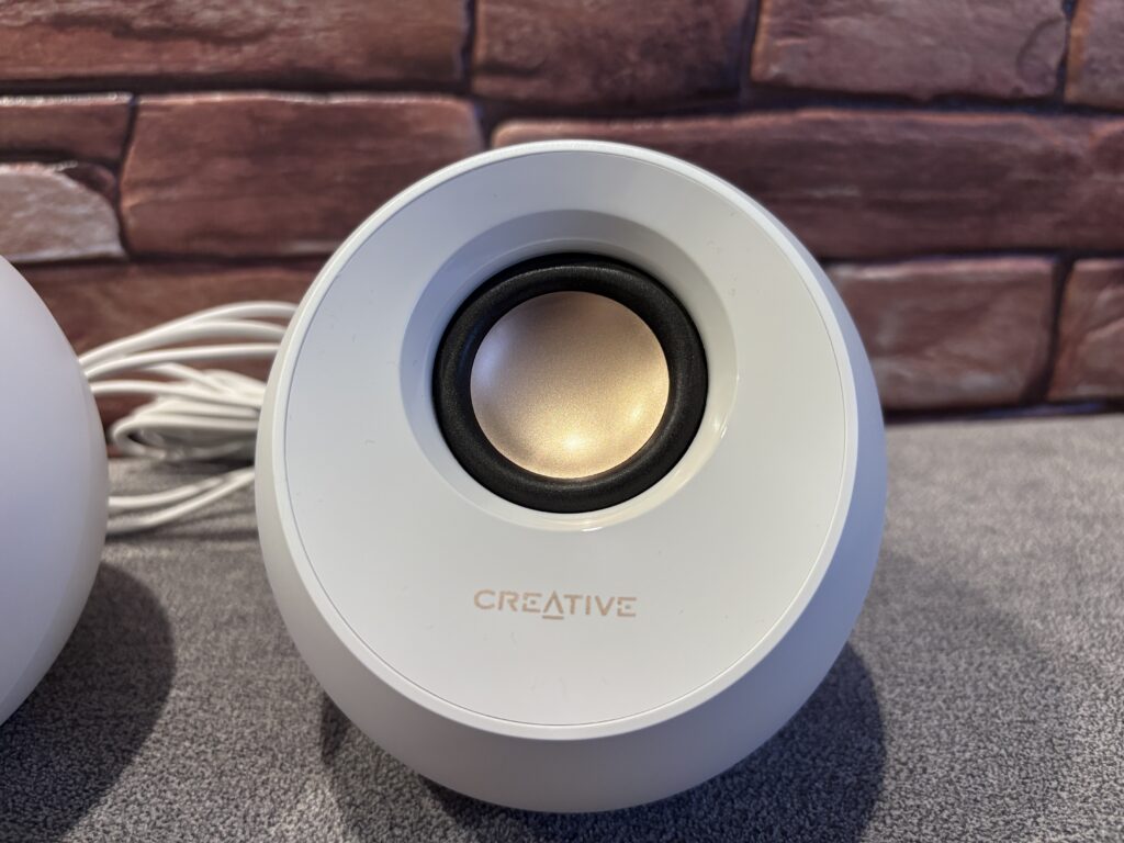 Creative Pebble SE i Creative Pebble V3 40 IMG 3315