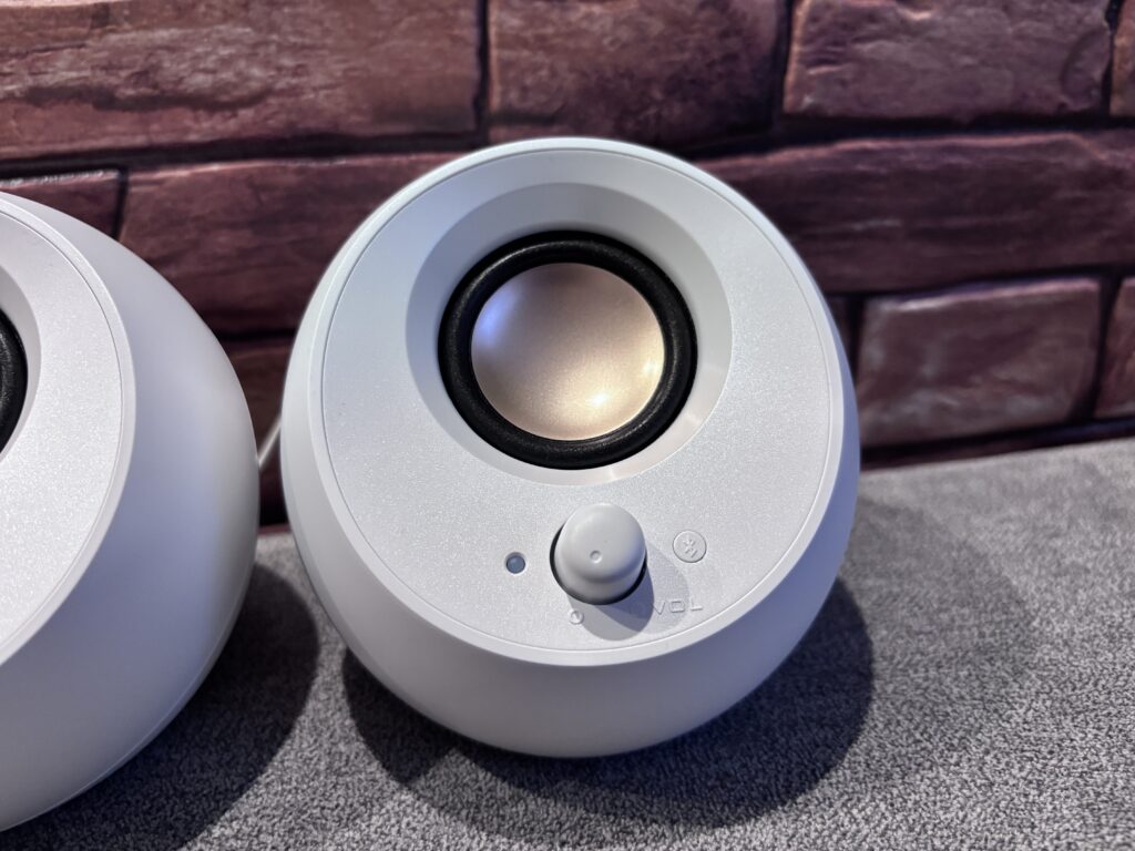 Creative Pebble SE i Creative Pebble V3 52 IMG 3348