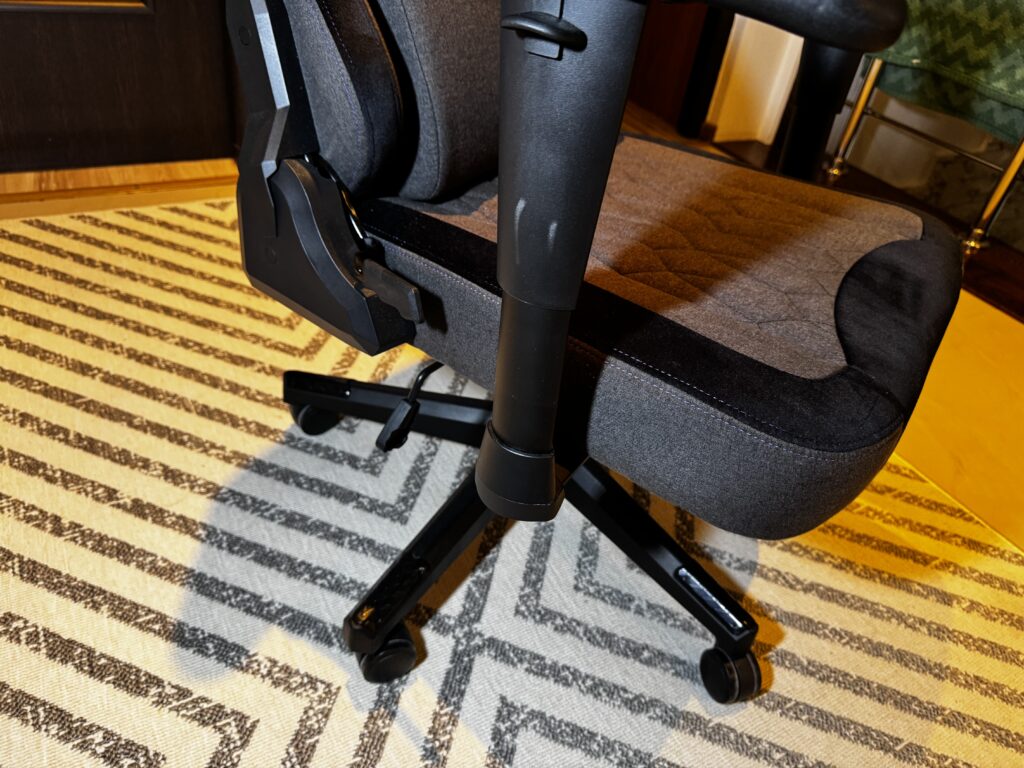 Test fotela gamingowego FURY SHINAI S8 – budżetowy kompromis czy godna alternatywa? 42 IMG 4185