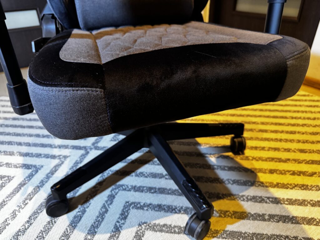 Test fotela gamingowego FURY SHINAI S8 – budżetowy kompromis czy godna alternatywa? 56 IMG 4192