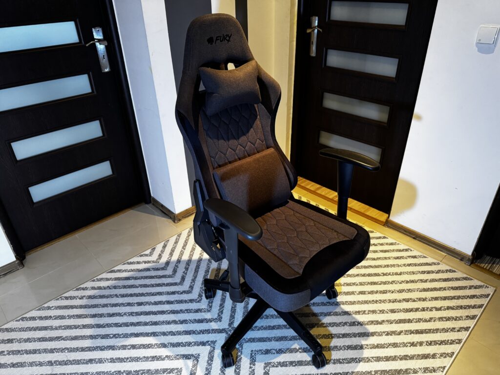 Test fotela gamingowego FURY SHINAI S8 – budżetowy kompromis czy godna alternatywa? 64 IMG 4197