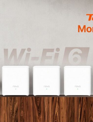 Tenda Polska przedłużyła swoją promocję cashbackową na kolejny rok 33 Trzy węzły Tenda EX3 na komodzie, nad nimi logo Wi-Fi 6. W prawym górnym rogu logo Tenda i napis MoneY Back