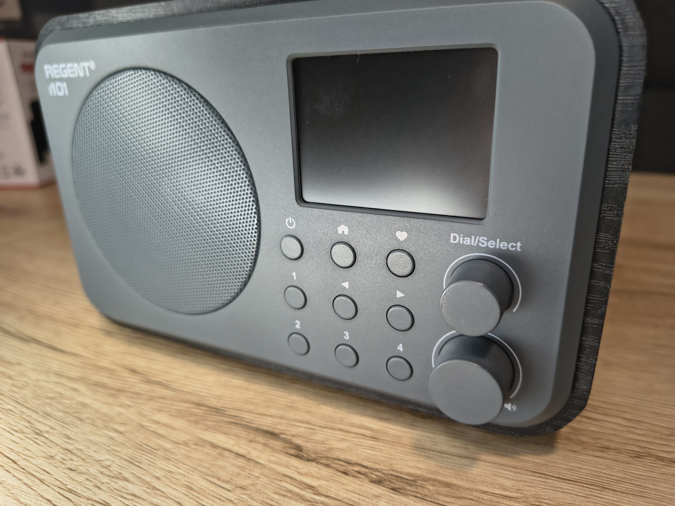 Hybrydowe radio internetowe Ferguson Regent i101 28 Ferguson Regent i101