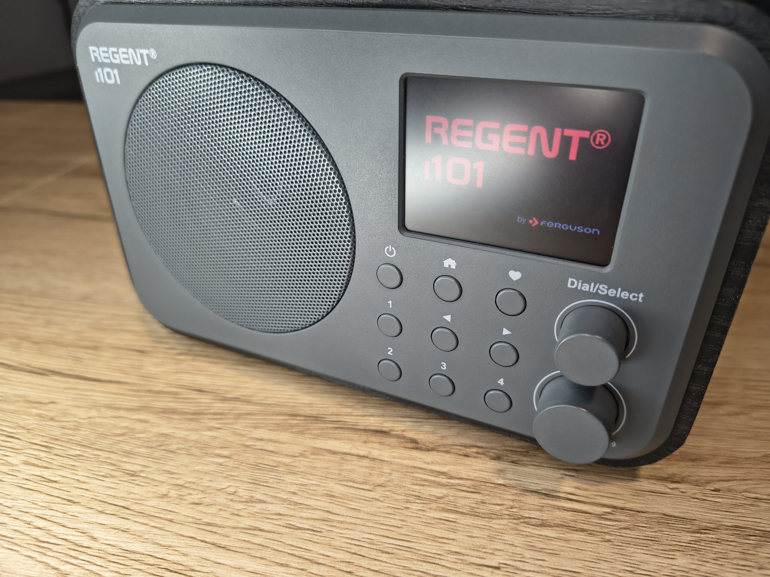 Hybrydowe radio internetowe Ferguson Regent i101 46 Ferguson Regent i101