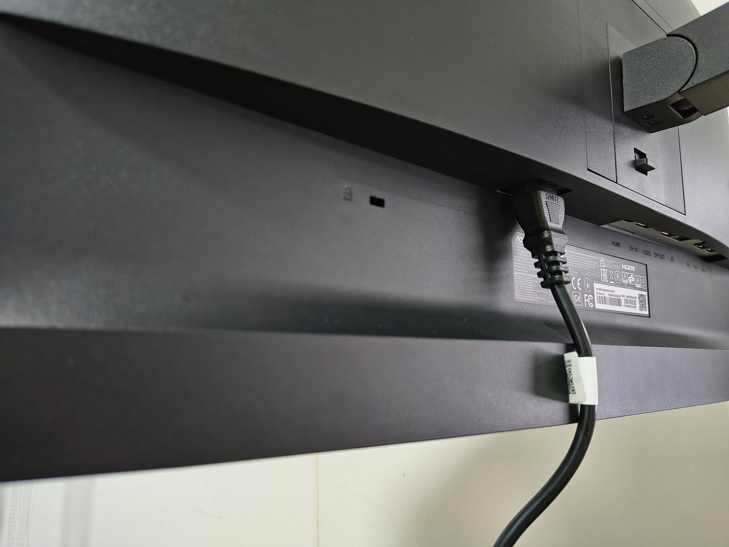 Recenzja AOC Q27E4CV – 27 cali do biura, 120 Hz i 5 lat gwarancji 34 Złącza AOC Q27E4CV