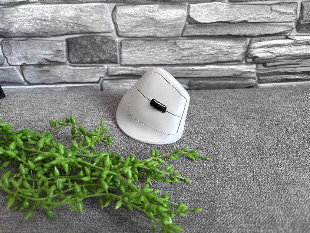 Keychron M5 White – recenzja pionowej myszy ergonomicznej 40 IMG 4766