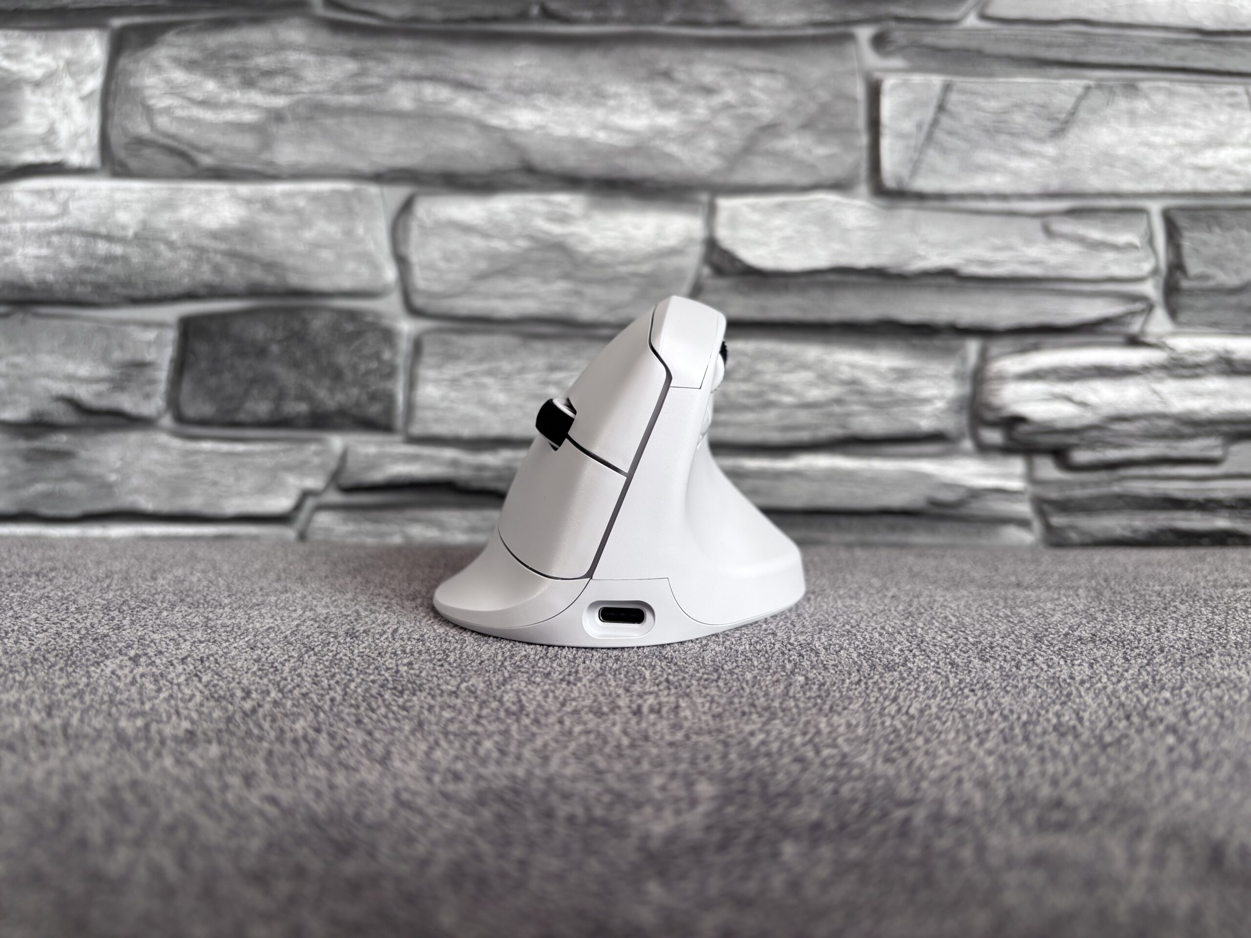 Keychron M5 White – recenzja pionowej myszy ergonomicznej