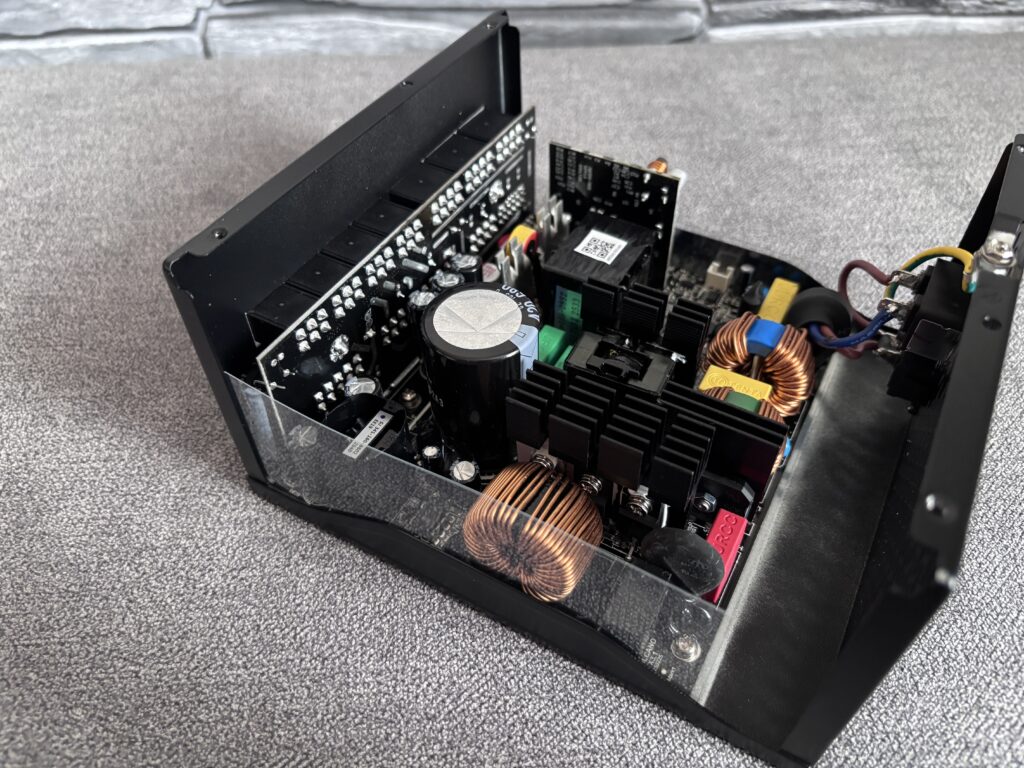 Recenzja Modecom Volcano HEX 850W Platinum 64 IMG 5074