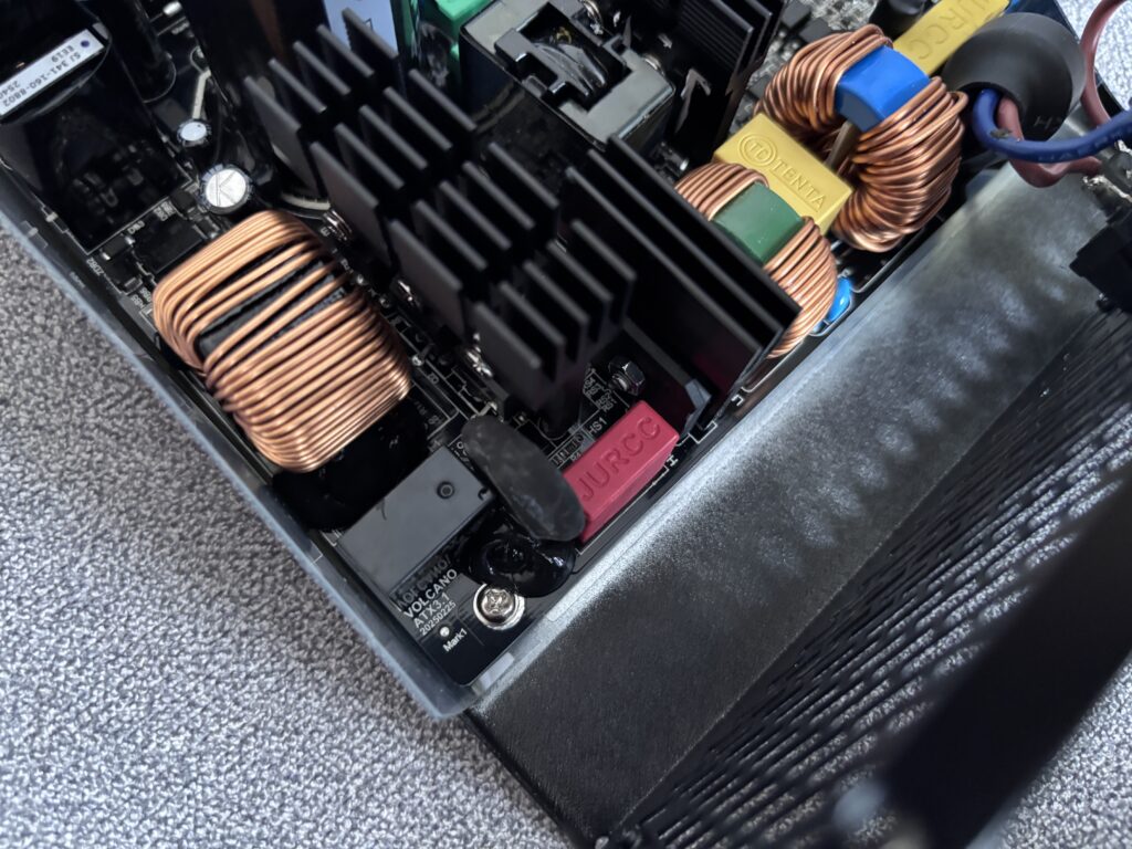 Recenzja Modecom Volcano HEX 850W Platinum 68 IMG 5076