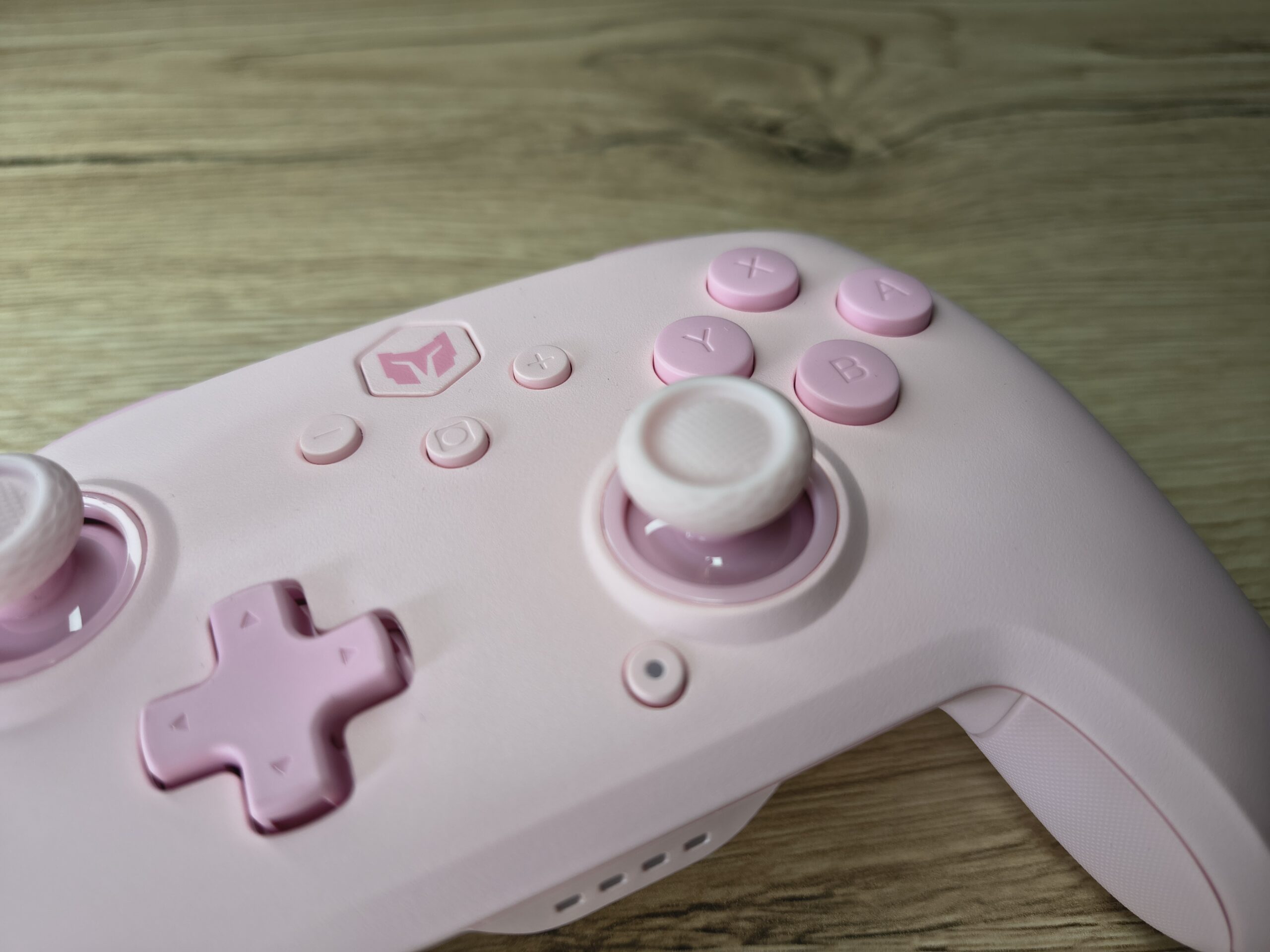 Recenzja BIGBIG WON CHOCO (różowy pad gamingowy) 32 BIGBIG WON CHOCO