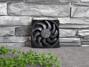 Noctua NF-A12x25 G2 PWM chromax.black oraz Sx2-PP chromax.black czyli rodzinka w komplecie