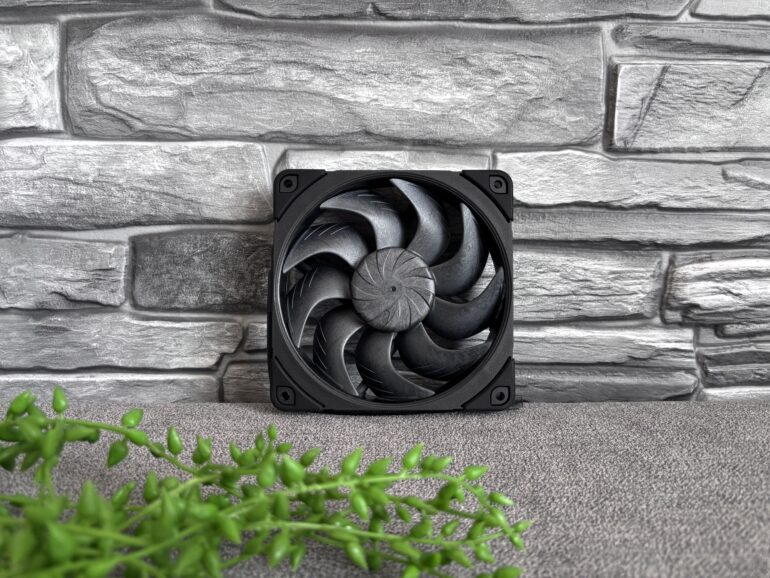Noctua NF-A12x25 G2 PWM chromax.black oraz Sx2-PP chromax.black czyli rodzinka w komplecie