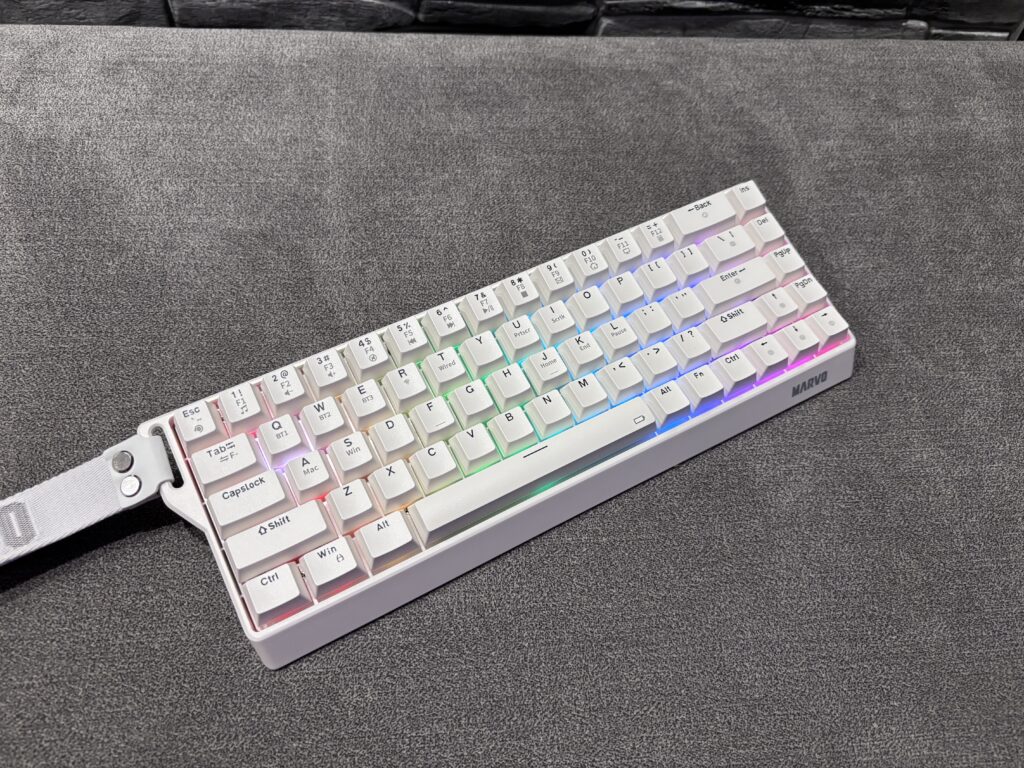 Marvo Saber 65W WH podświetlenie
