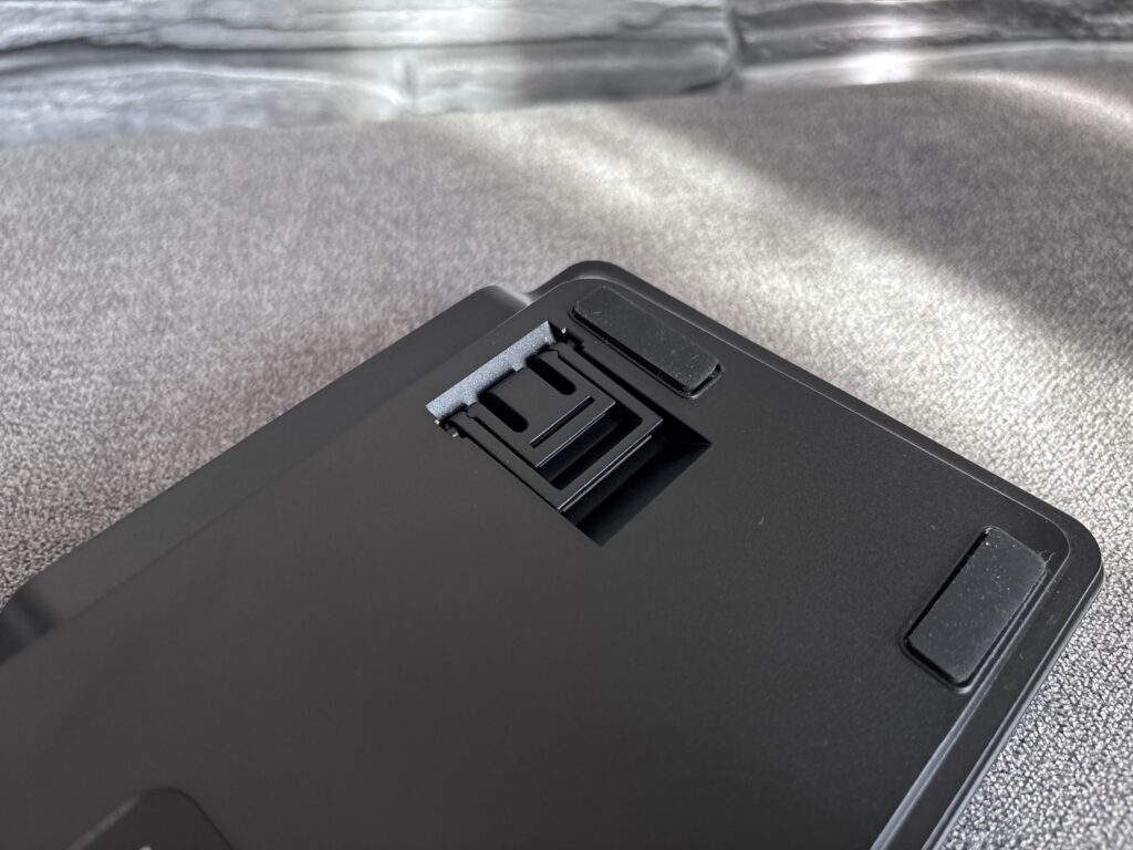 Marvo Magma M40 Magnetic - magnetyczna klawiatura 8K w cenie zwykłego mechanika 16 Dwupoziomowe nóżki