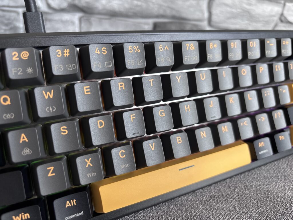 Marvo Magma M40 Magnetic - magnetyczna klawiatura 8K w cenie zwykłego mechanika 21 Podświetlenie dzień