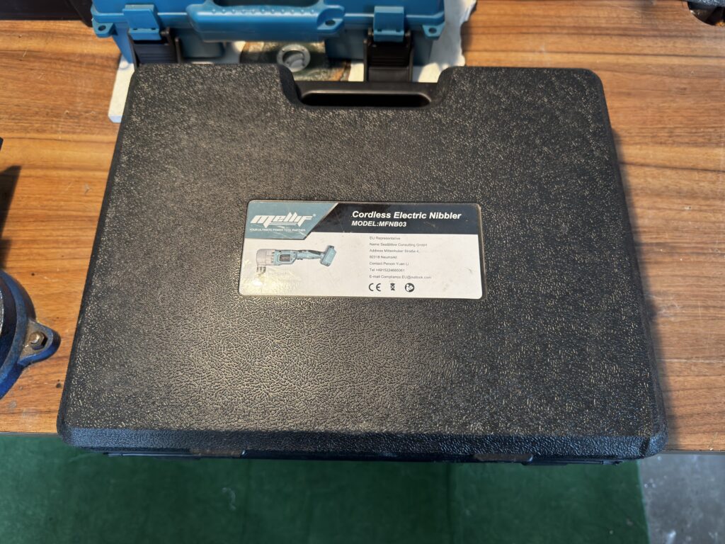 Mellif Cordless Nibbler – recenzja bezprzewodowych nożyc do blachy, kompatybilnych z bateriami Makita 18V 1 IMG 6281