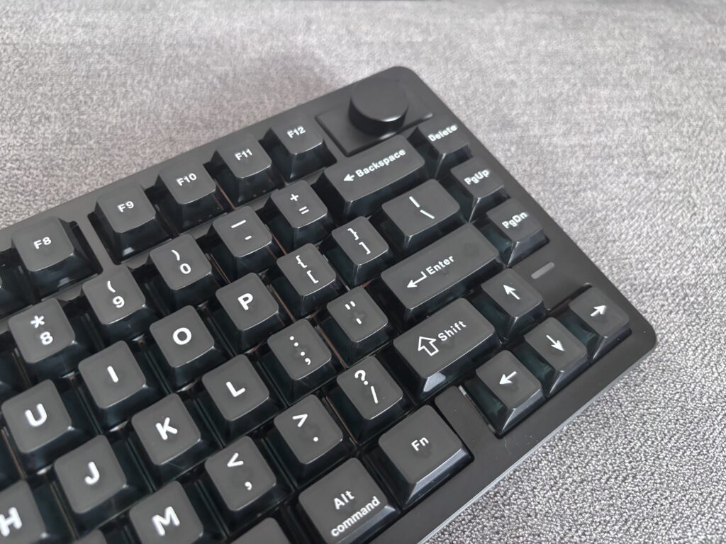 EPOMAKER HE75 V2 - magnetyczna klawiatura 8K z pokrętłem, które można zamienić na klawisze 17 Układ klawiszy