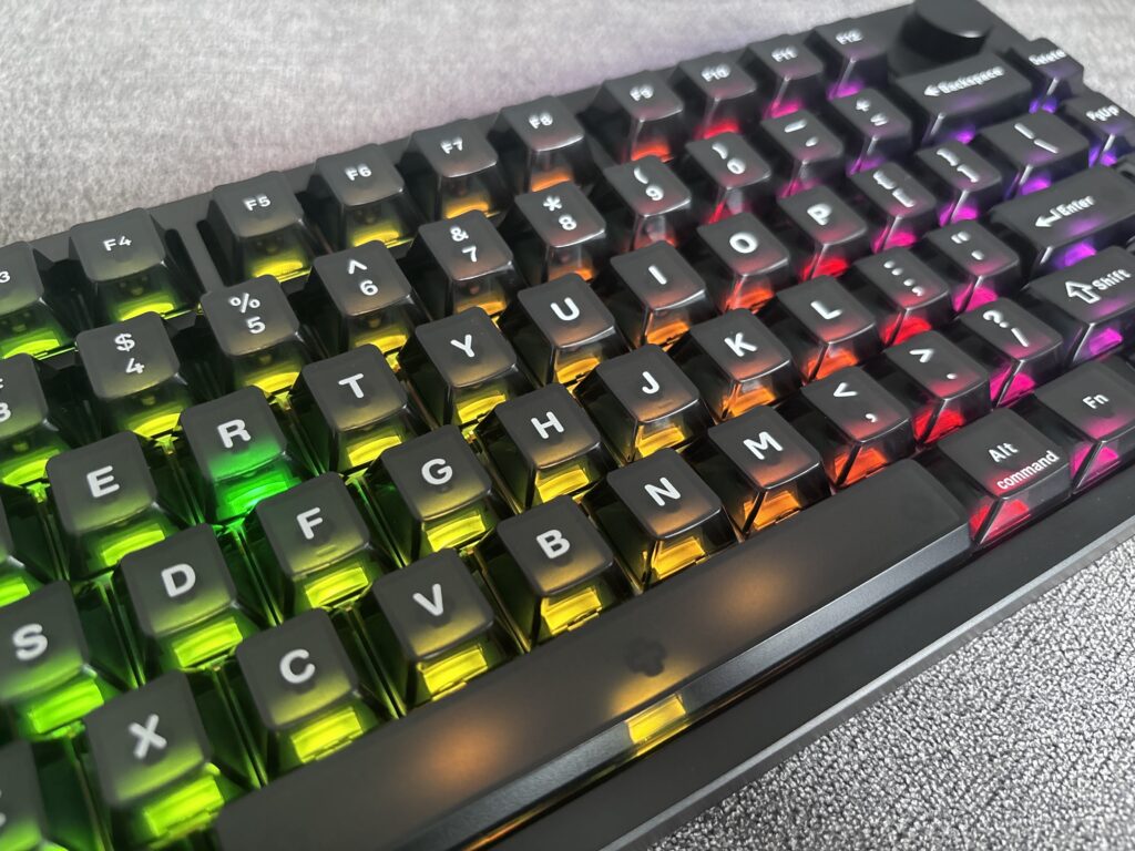 EPOMAKER HE75 V2 - magnetyczna klawiatura 8K z pokrętłem, które można zamienić na klawisze 9 Półprzeźroczyste keycapy