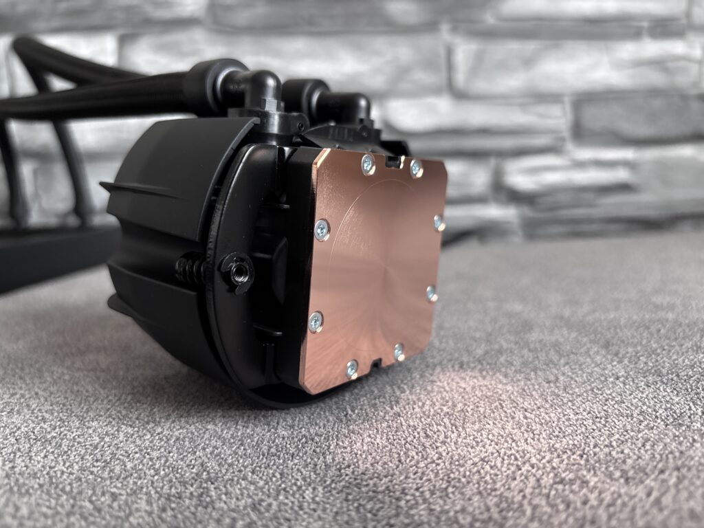 Noctua NL-LC1-42 - pierwsze AiO Noctua i od razu chłodzenie z najwyższej półki 28 Miedziana podstawa