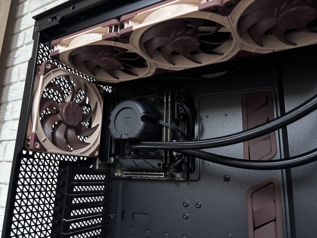Noctua NL-LC1-42 - pierwsze AiO Noctua i od razu chłodzenie z najwyższej półki 44 AiO w Antec Flux Pro