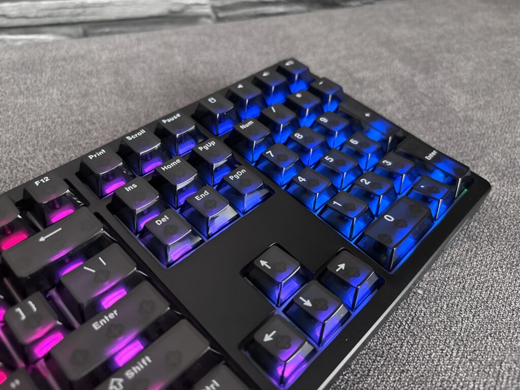 EPOMAKER HE108 - pełnowymiarowa klawiatura Hall Effect 8K, która nie zapomina o pracy 22 Podświetlenie keycapów