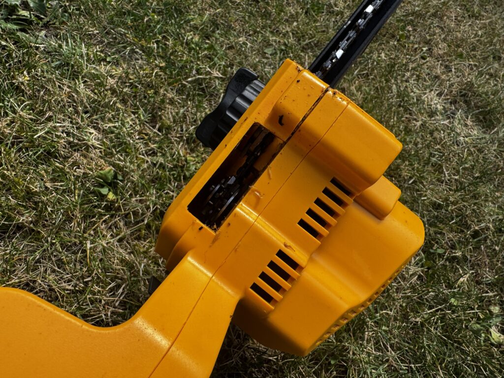Gałęzie bez drabiny? Test Mellif 2-in-1 Electric Pole Saw. Ta mała piła naprawdę daje radę 18 IMG 7296
