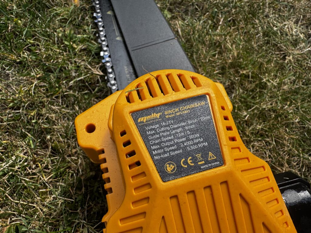 Gałęzie bez drabiny? Test Mellif 2-in-1 Electric Pole Saw. Ta mała piła naprawdę daje radę 8 IMG 7299