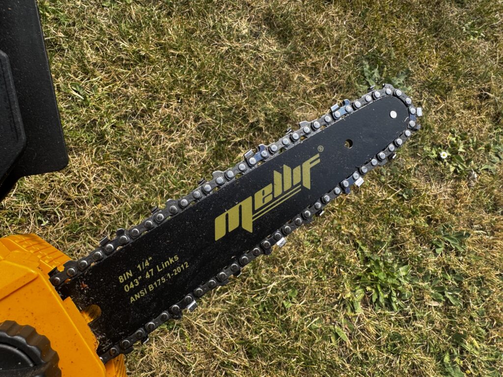 Gałęzie bez drabiny? Test Mellif 2-in-1 Electric Pole Saw. Ta mała piła naprawdę daje radę 9 IMG 7301