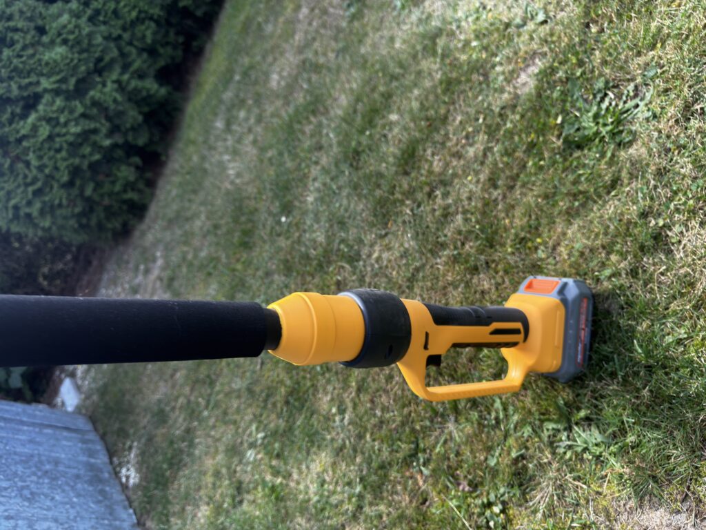 Gałęzie bez drabiny? Test Mellif 2-in-1 Electric Pole Saw. Ta mała piła naprawdę daje radę 13 IMG 7309
