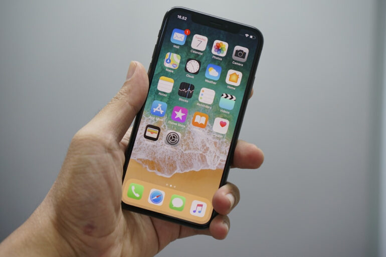 Czy opłaca się kupować nowego iPhone’a po premierze?