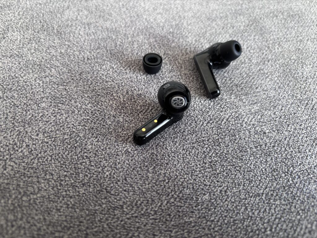 EarFun Air Pro 4+ - czarne słuchawki TWS z ANC, LDAC, aptX Lossless i zaskakująco bogatym wyposażeniem 15 IMG 7207